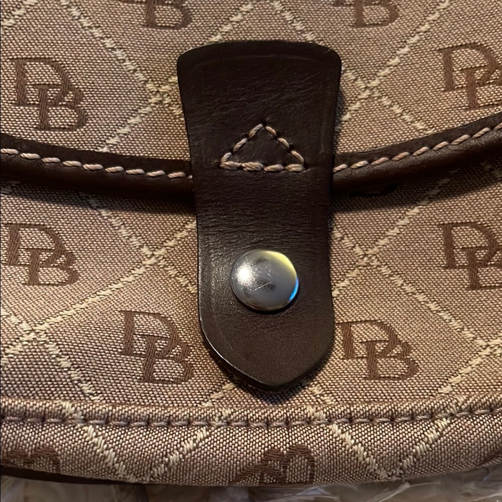 Dooney & Bourke Brown Leather Wristlet Clutch NWOT - Picture 4 of 5